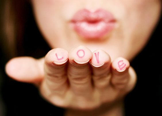 nicky-reynolds-all-rights-love-kiss-echlosion