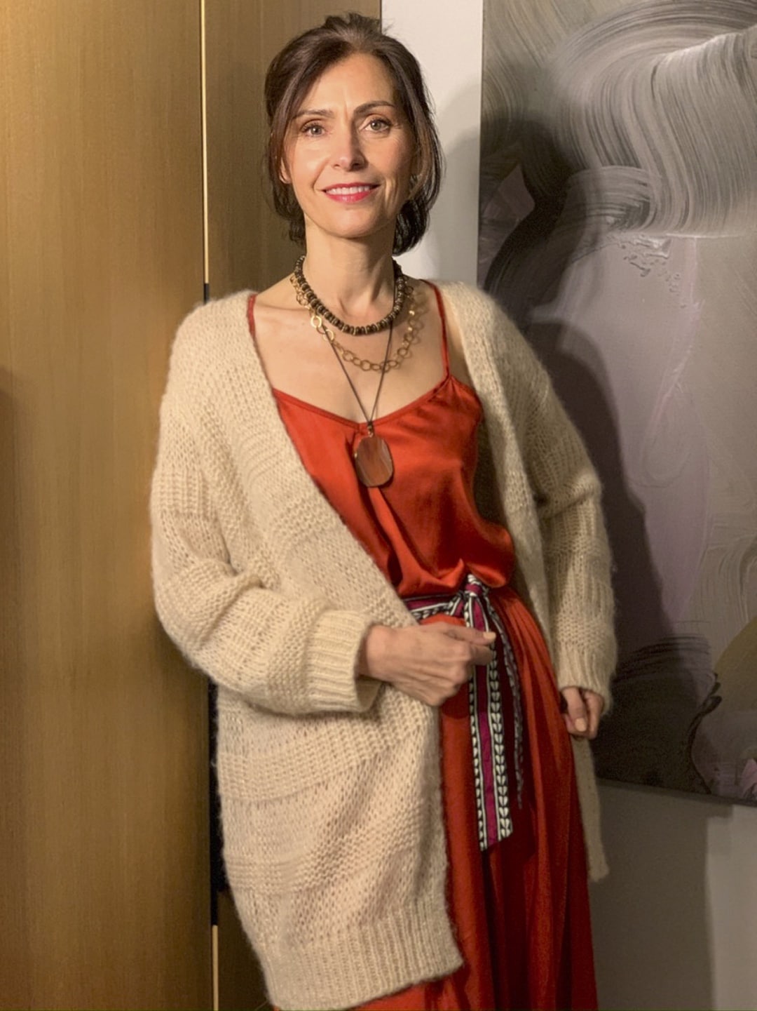 A 40 ans, Sarah à gagné en confiance, et osé un style plus rock et personnel avec Chloé Crépin