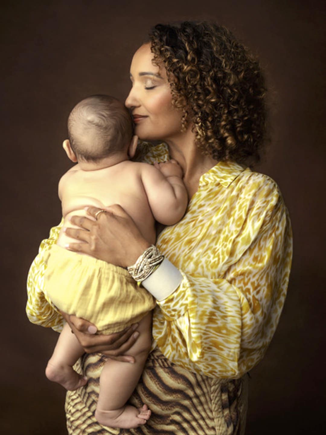 A 40 ans, Sarah à gagné en confiance, et osé un style plus rock et personnel avec Chloé Crépin